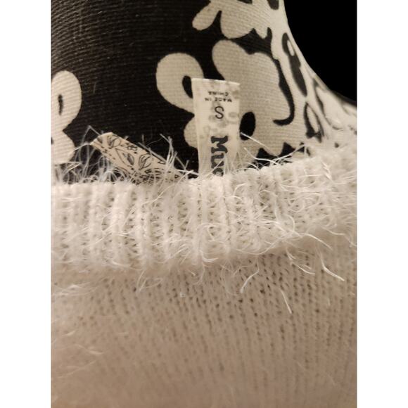 Mudd Womens Regular Small Eyelash White Sweater Beautifully Made! - Picture 7 of 7